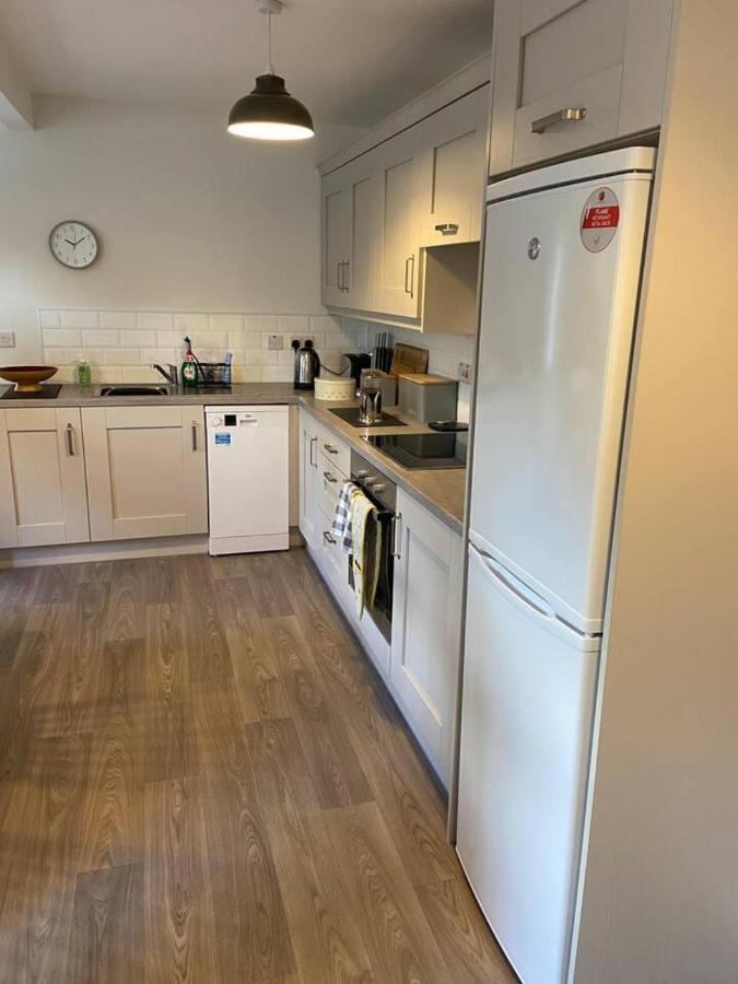 Town House In Ideal Location Central Енніскіллен Екстер'єр фото